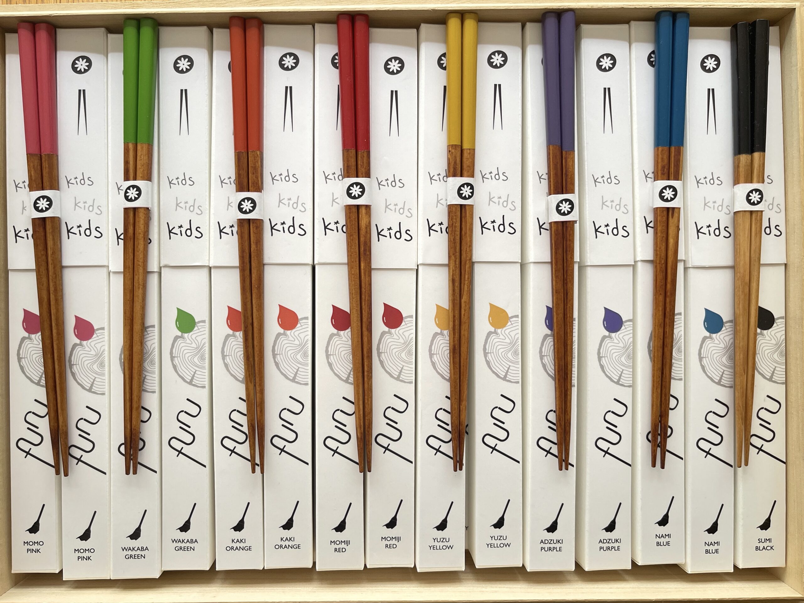 KIDS Color Urushi Chopsticks Hand-Painted Urushi | Kikusumi Tokyo - Image 2